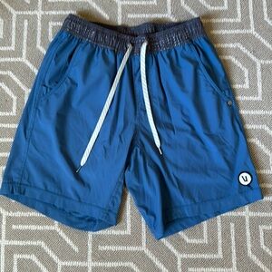 Men’s vuori lined shorts. Size small. 7.5 inch inseam